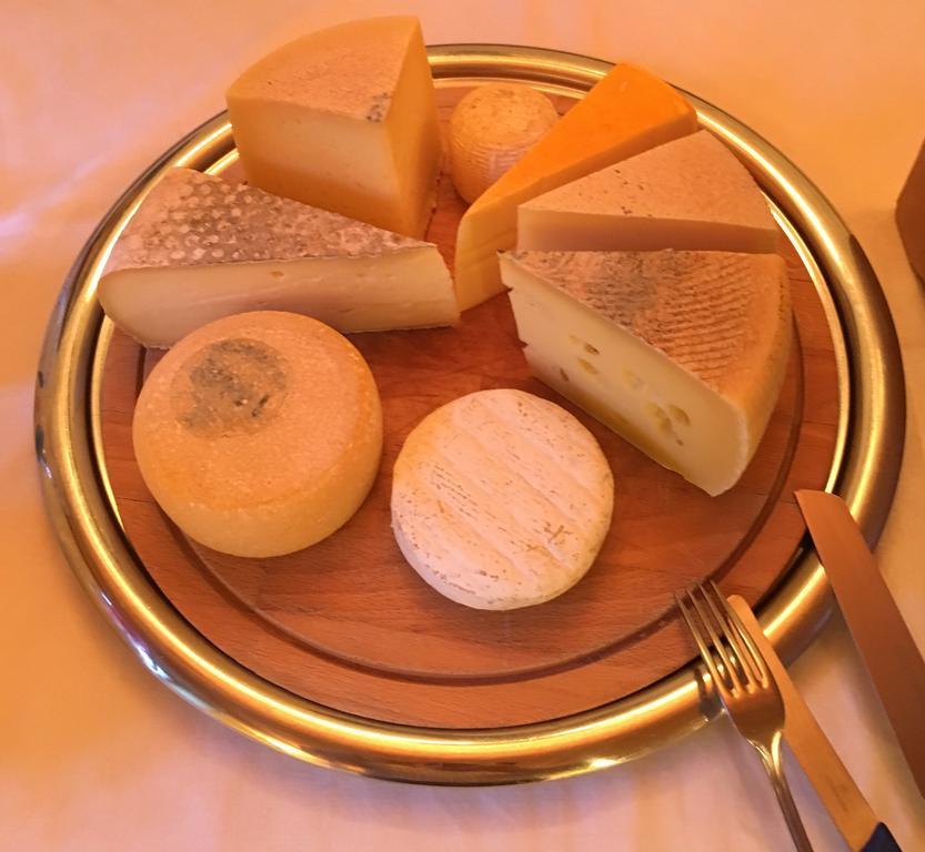 Poschiavo Suisse Hotel & Traditional Fondue Stube Exterior photo